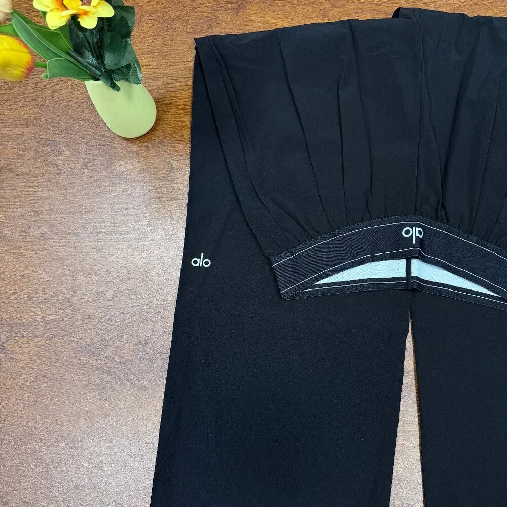 Brand new ALO Yoga Suit Up Trouser Black (Regular)👖👖 - Picture 3 of 10